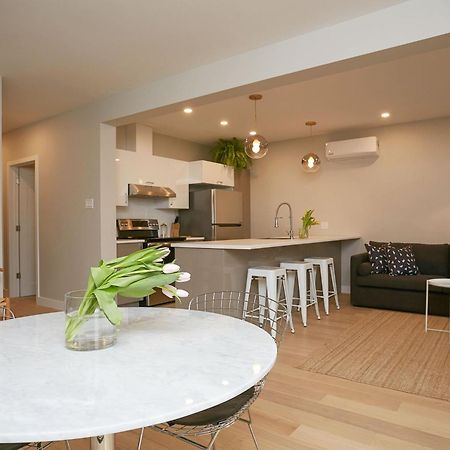 Explore Montreal From Sleek Contemporary Apartment By Den Stays Habitación foto