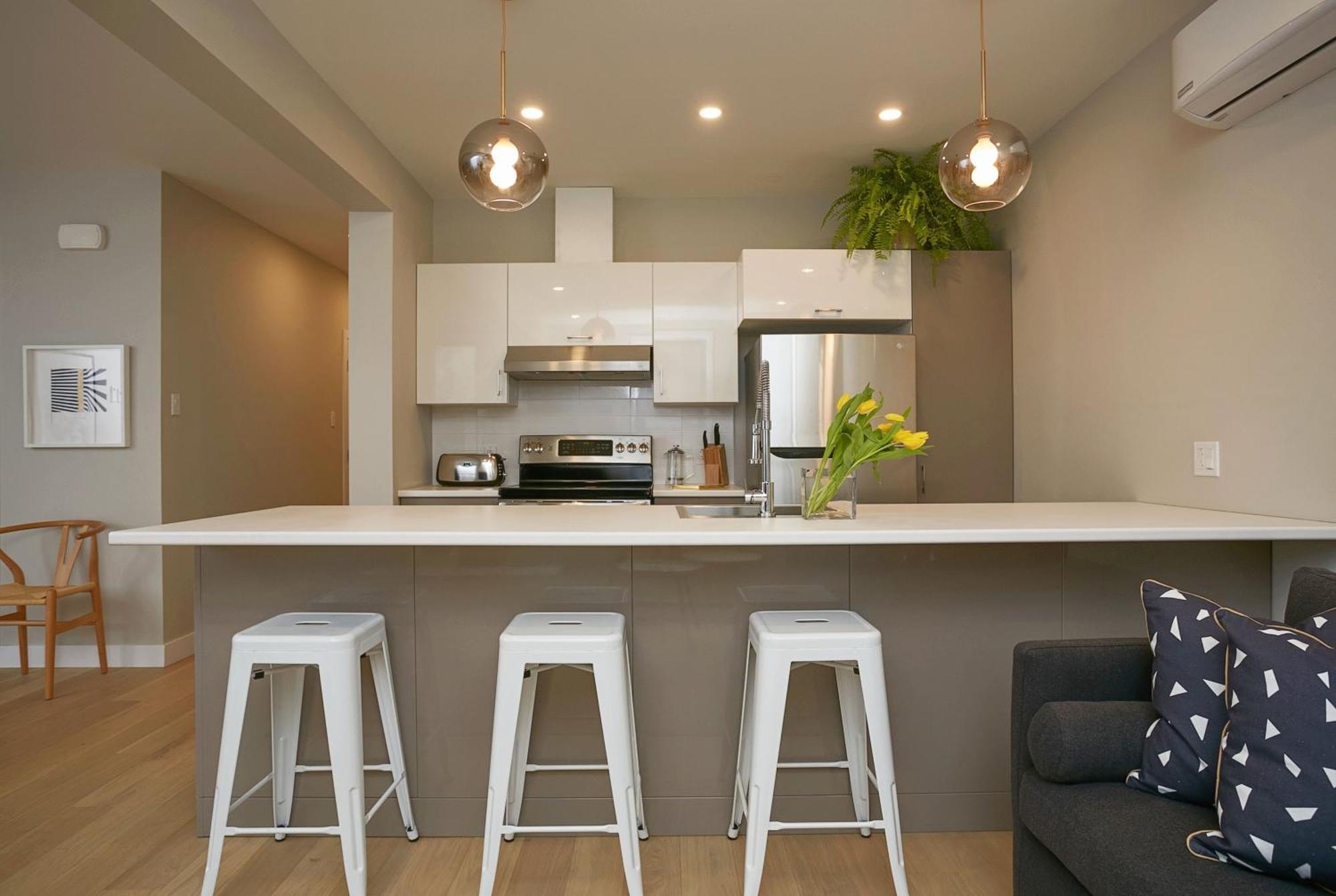 Explore Montreal From Sleek Contemporary Apartment By Den Stays Habitación foto