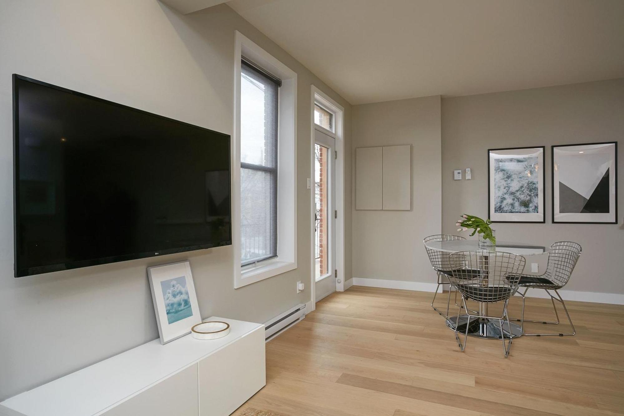 Explore Montreal From Sleek Contemporary Apartment By Den Stays Habitación foto