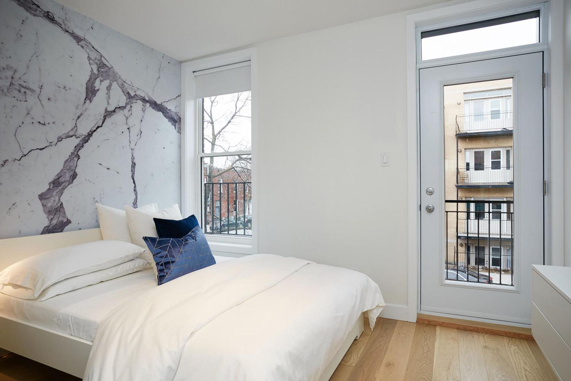 Explore Montreal From Sleek Contemporary Apartment By Den Stays Habitación foto